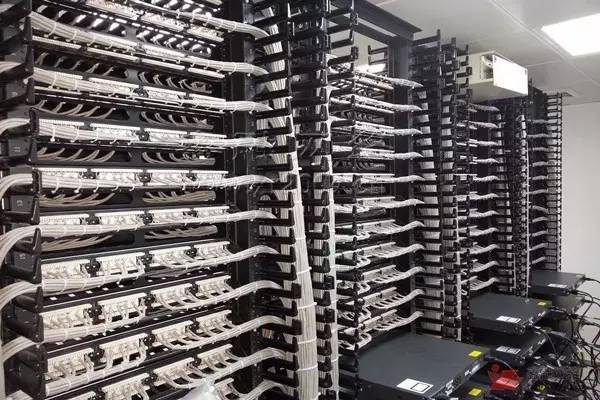 網(wǎng)絡(luò)工程機房機柜內(nèi)部理線與安裝設(shè)計規(guī)范